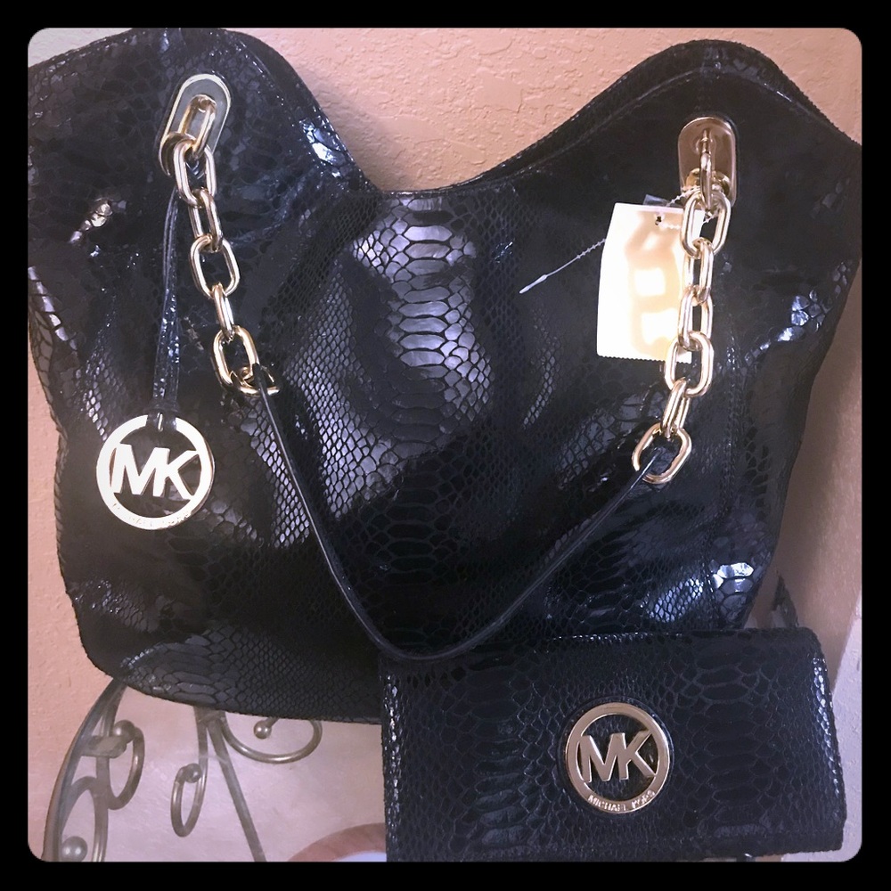 🌸FINAL PRICE🌸 Michael Kors Lilly set NWT